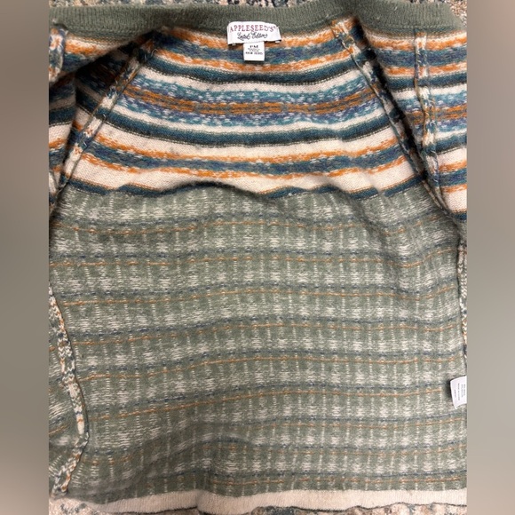 Appleseed’s Limited Edition Button Up sweater - Picture 4 of 5